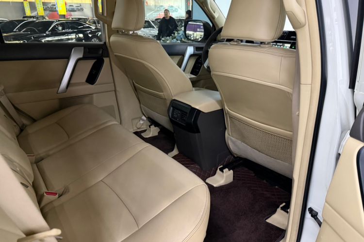 Used Toyota Prado 2016 2.7L Automatic Standard Edition Interior 9