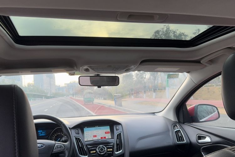 Used Ford Focus 2017 Sedan 1.6L Automatic Fashion Edition Smart Drive Version
