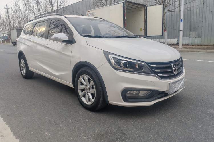Used Baojun 310W 2017 1.5L Manual Fashion Model China V
