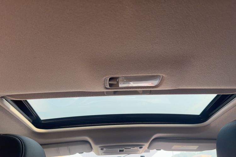 Used Nissan Sylphy 2019 1.6XV CVT Smart Connect Luxury Edition China VI Standard Headliner