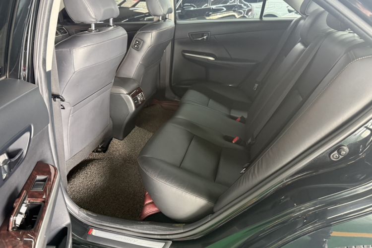 Used Toyota Camry 2016 2.0G 10th Anniversary Leading Edition
