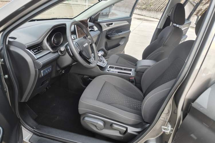 Used Haval M6 2021 PLUS 1.5T DCT Elite Smart Connectivity Model
