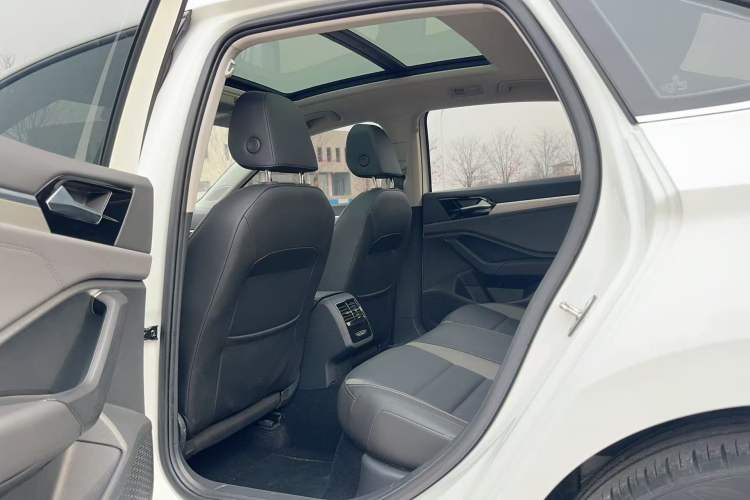 Used Volkswagen Sagitar 2021 280TSI DSG Excellence Edition Interior 4