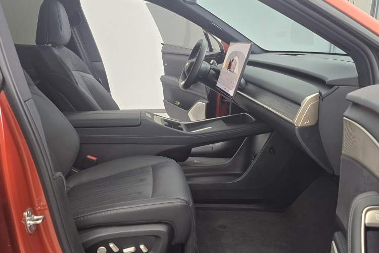 Used ONVO L60 2024 60 kWh All-Wheel Drive