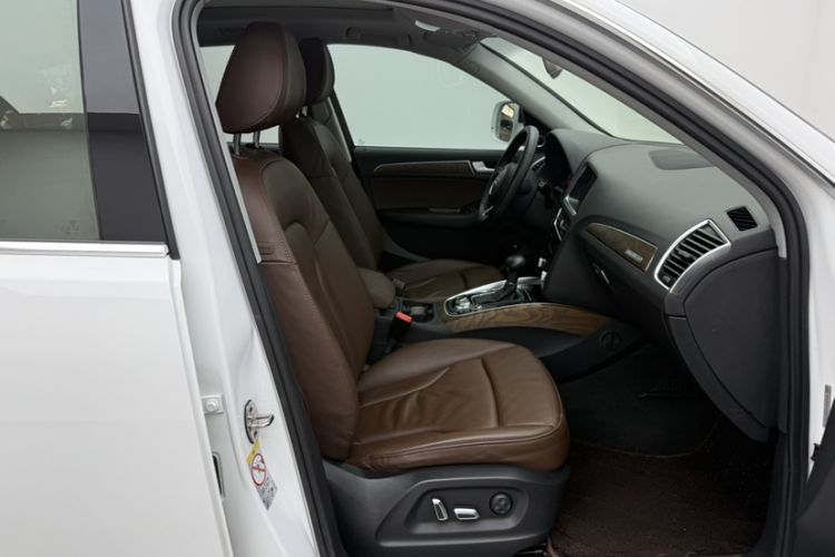 Used Audi Q5 2015 40 TFSI Comfort Model
