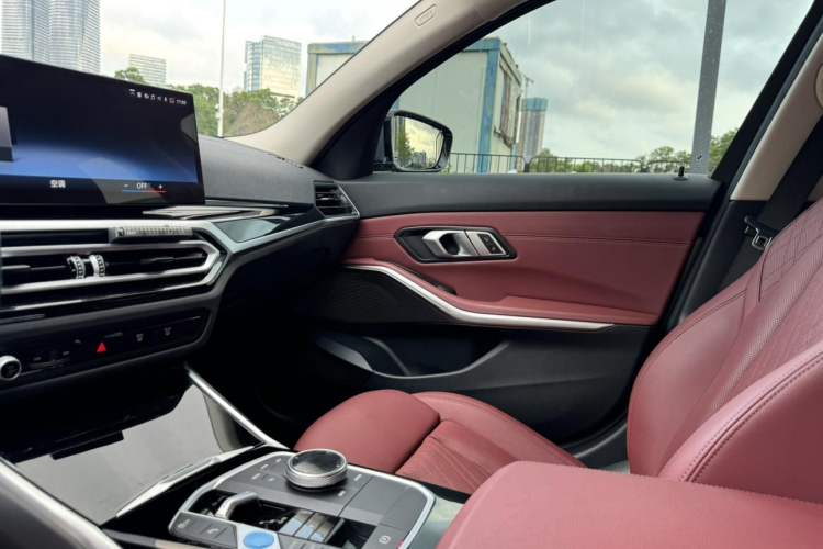 Used BMW i3 2022 eDrive 35 L Interior 2