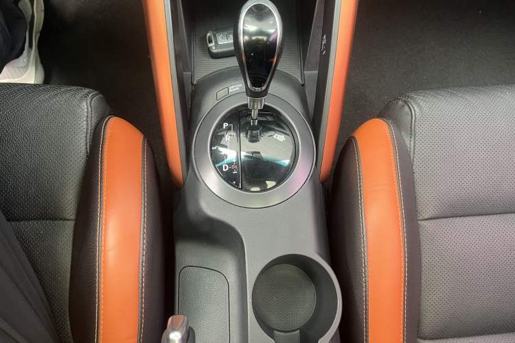 Used Hyundai Veloster 2015 1.6T Automatic Luxury Edition