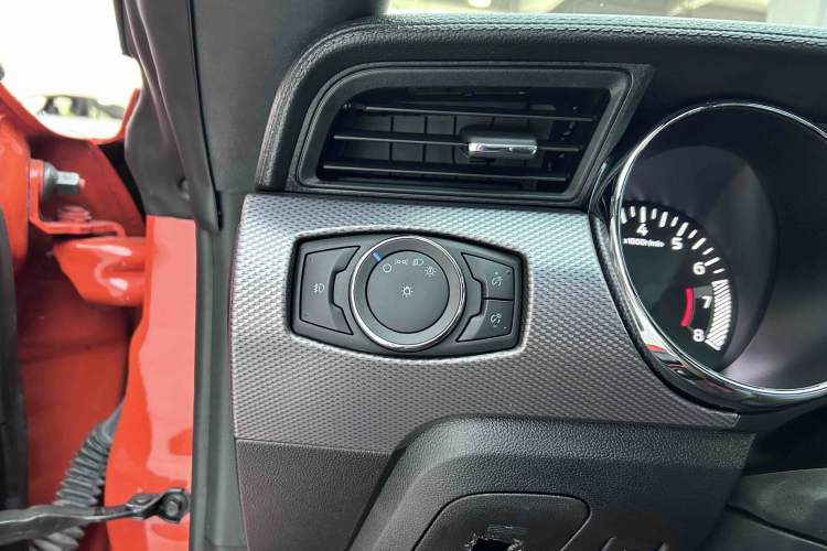 Used Ford Mustang 2015 2.3T Automatic U.S.-Spec Version
