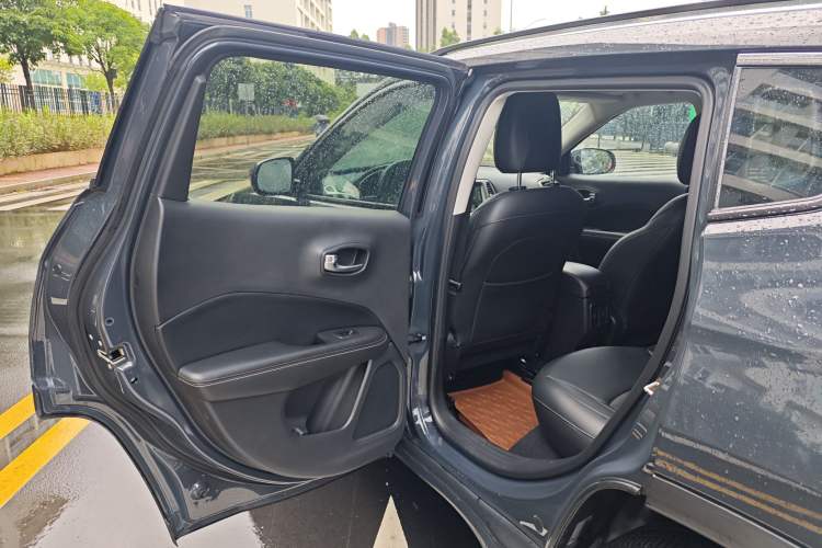 Used Jeep Compass 2017 200T Automatic Family Edition