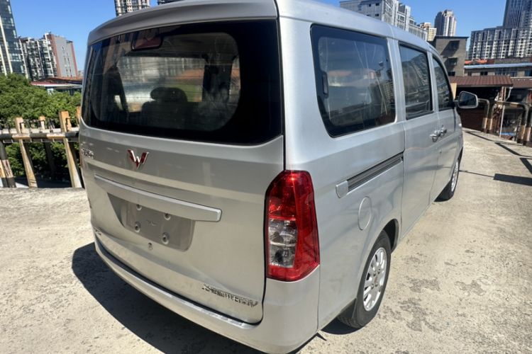 Used Wuling Rongguang V 2016 1.5L Standard Version