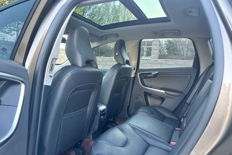 Used Volvo XC60 2017 T5 Smart Upgrade Edition Interior 2