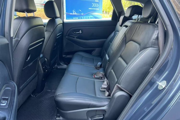 Used Kia Carens 2013 2.0L 7-Seater Automatic Luxury Version China IV Standard
