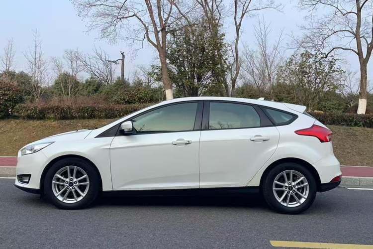 Used Ford Focus 2017 Hatchback EcoBoost 125 Automatic - Ultra-Powerful Style Edition with Smart Drive Features

