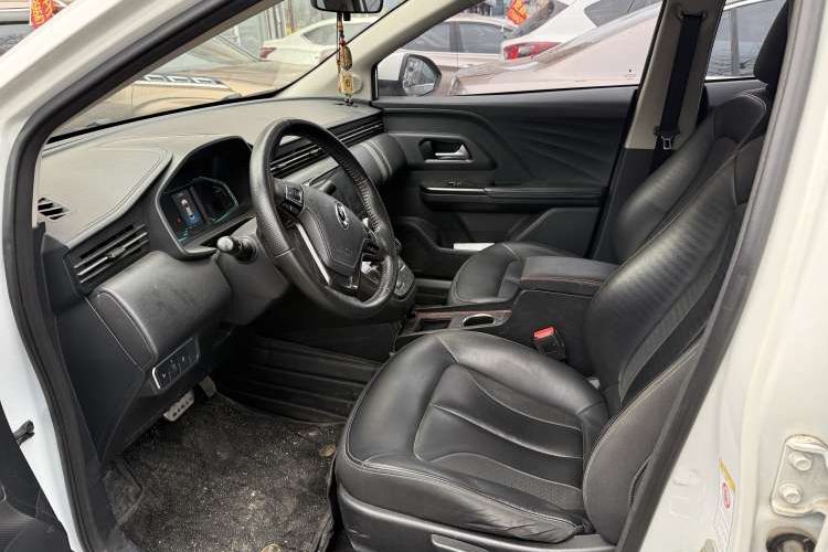 Used ORA iQ 2018 High-Range Version Smart Connectivity Model