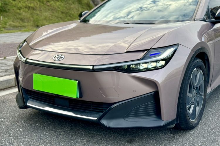 Used Toyota bZ3 2023 616 km Long-Range Premium
