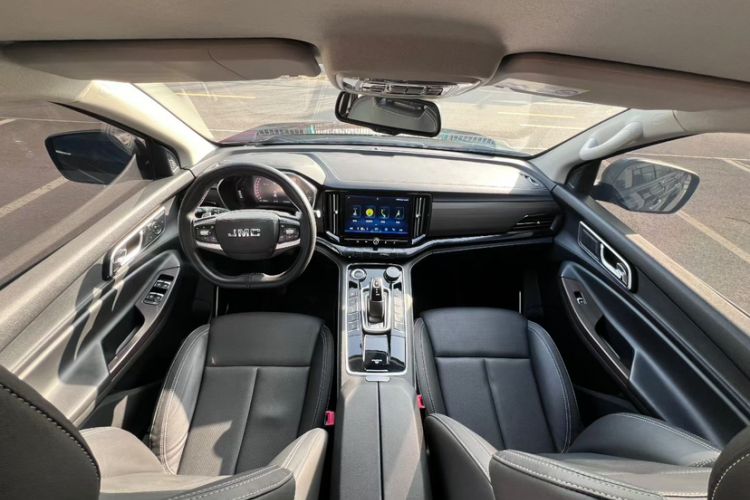 Used JMC Yuhu 9 2022 2.0T Automatic Gasoline 4x4 Comfort Edition Interior 3