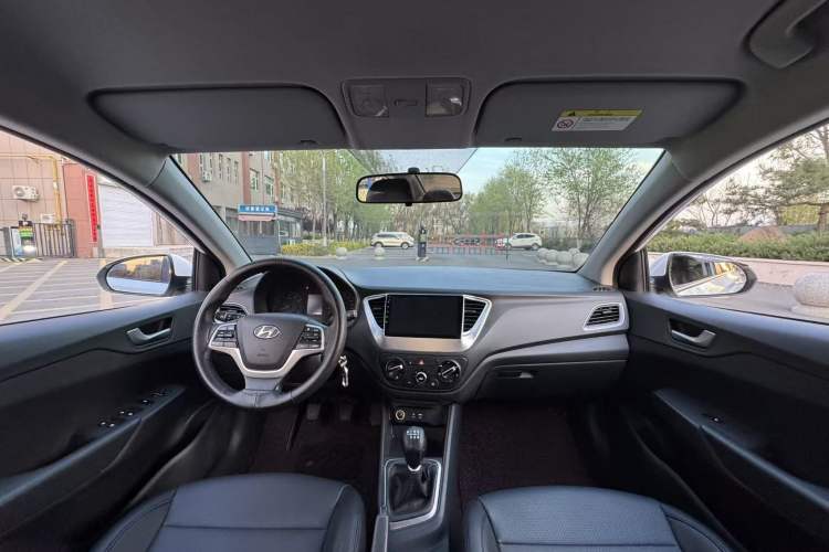 Used Hyundai Verna (new generation) 2016 1.4L Manual Cool Edition GLS Interior 2