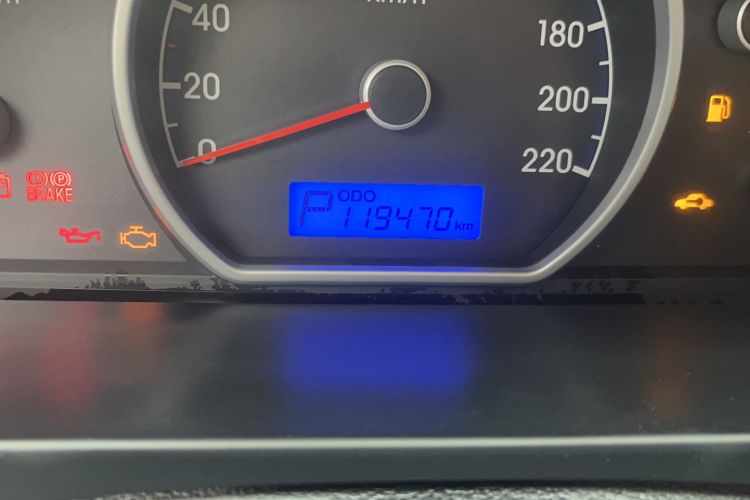 Used Hyundai Celesta 2015 1.6L Automatic Comfort Model
