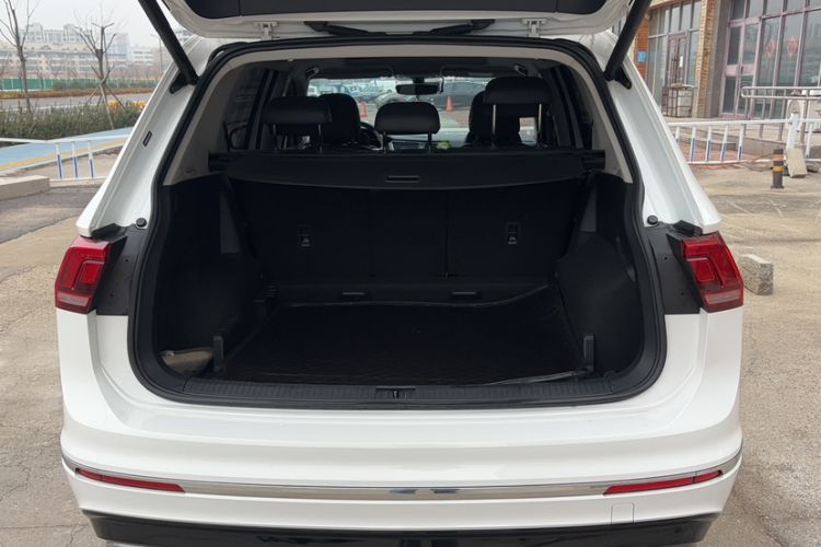 Used Volkswagen Tiguan L 2021 330TSI Automatic Two-Wheel Drive R-Line Enhanced Edition
