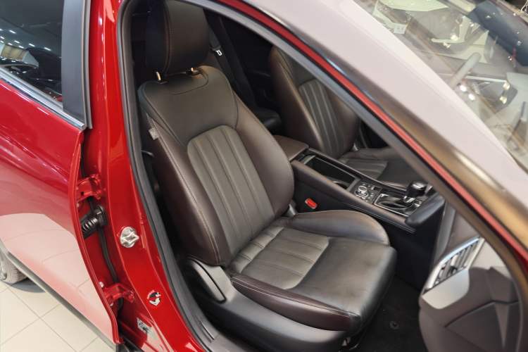 Used Mazda CX-4 2018 2.0L Automatic Two-Wheel Drive Blue Sky Premium Upgrade Version China VI Standard