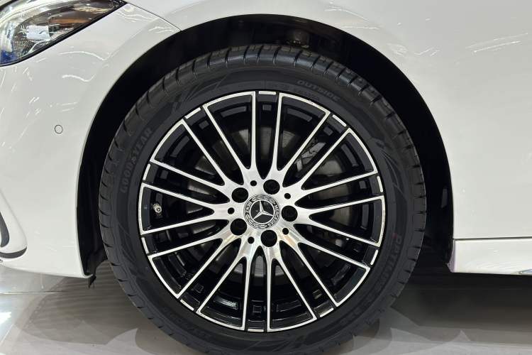 Used Mercedes-Benz C-Class 2023 Restyled C 260 L Sport Edition Exterior 9