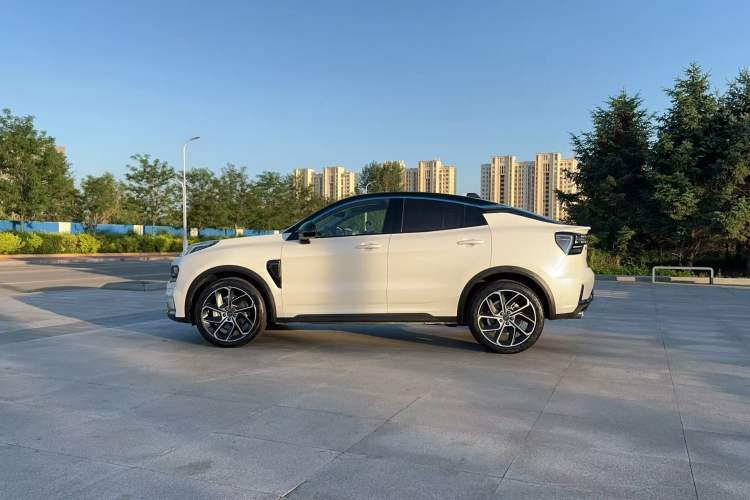 Used Lynk & Co 05 2020 2.0TD Two-Wheel Drive Shine Halo