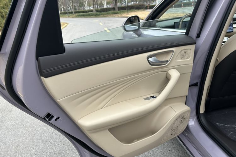 Used Roewe M7 DMH 2025 Model 160km Premium Version
