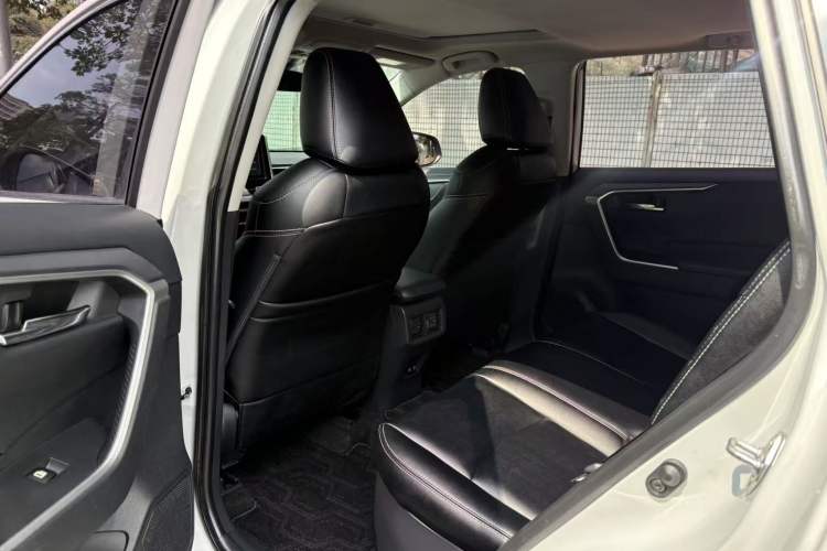 Used Toyota RAV4 2020 Dual-Engine 2.5L E-CVT Two-Wheel Drive Elite Edition