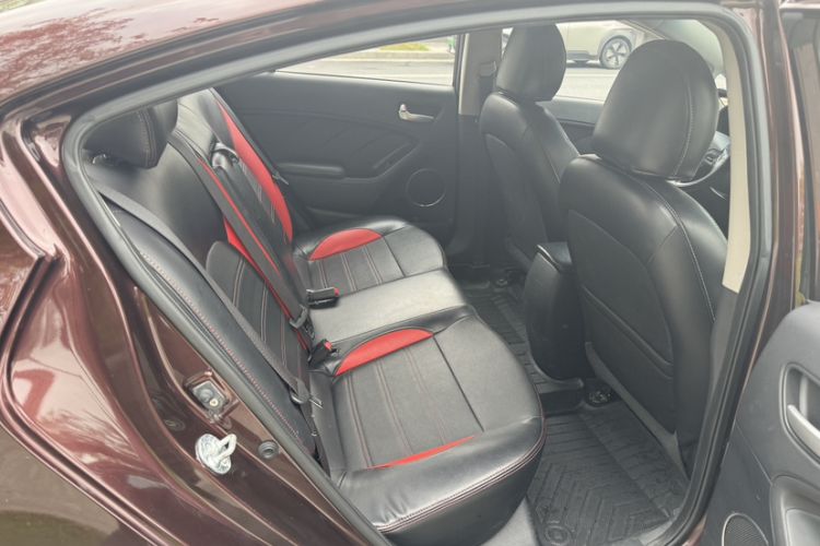 Used Kia K3 2016 1.6L Automatic GLS Interior 3