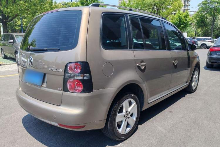 Used Volkswagen Touran 2015 1.4T DSG Comfort Edition 5 Seats