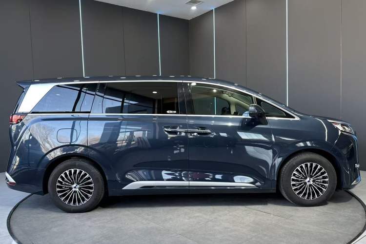 Used Denza D9 2024 DM-i 980 Four-Wheel Drive Prestige Model