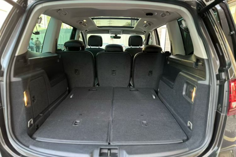 Used Volkswagen Sharan 2018 380TSI Comfort Edition 7-Seater
