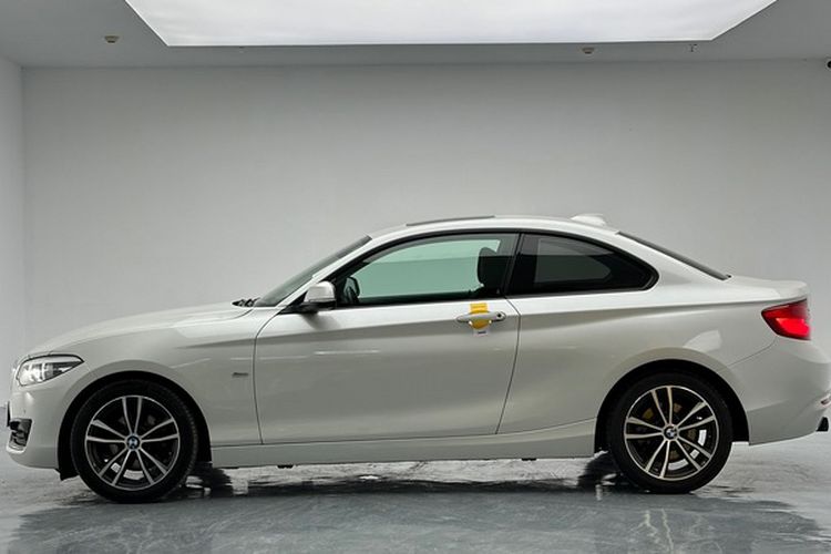 Used BMW 2 Series 2018 220i Sport Design Package