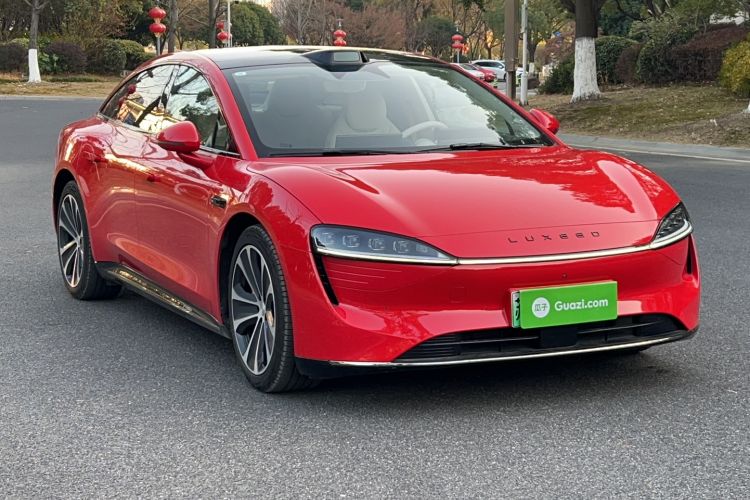 Used Hima Luxeed S7 2025 785 km Ultra