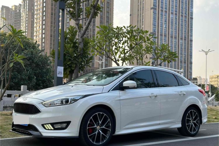 Used Ford Focus 2018 Sedan Classic EcoBoost 180 Automatic Elite Model