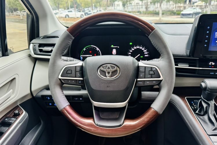 Used Toyota Sienna 2021 2.5L Hybrid Comfort Edition
