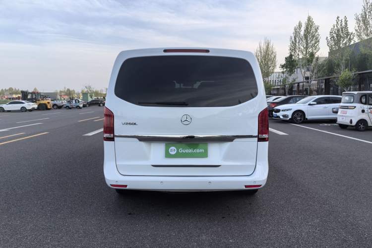 Used Mercedes-Benz V-Class 2017 V 260 L Prestige Extended Edition Exterior 4