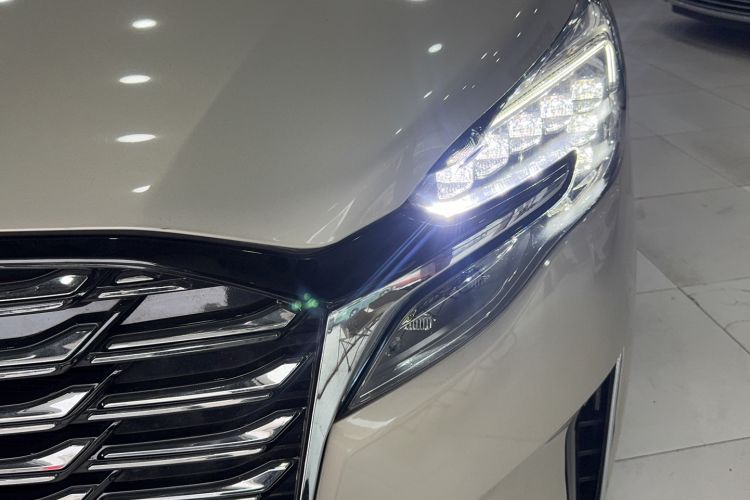 Used Buick GL8 2022 ES Landtrek 653T Luxury Edition