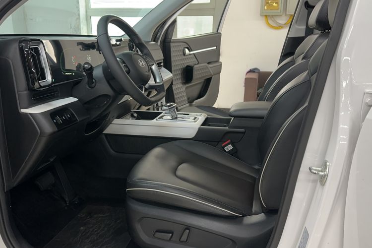 Used Hyundai ix35 2023 Musso 2.0L Deluxe Edition DLX Left Front Seat