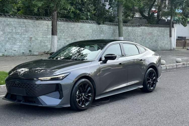 Used Changan UNI-V 2024 1.5T Prestige Edition