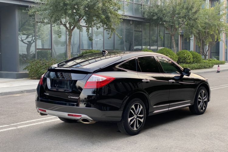 Used Honda Crosstour 2016 2.4L Luxury Edition
