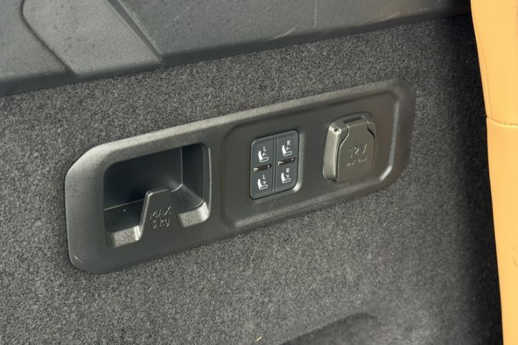 Used Lynk & Co 09 EM-P 2021 2.0T PHEV Ultra Six-Seater Interior 6