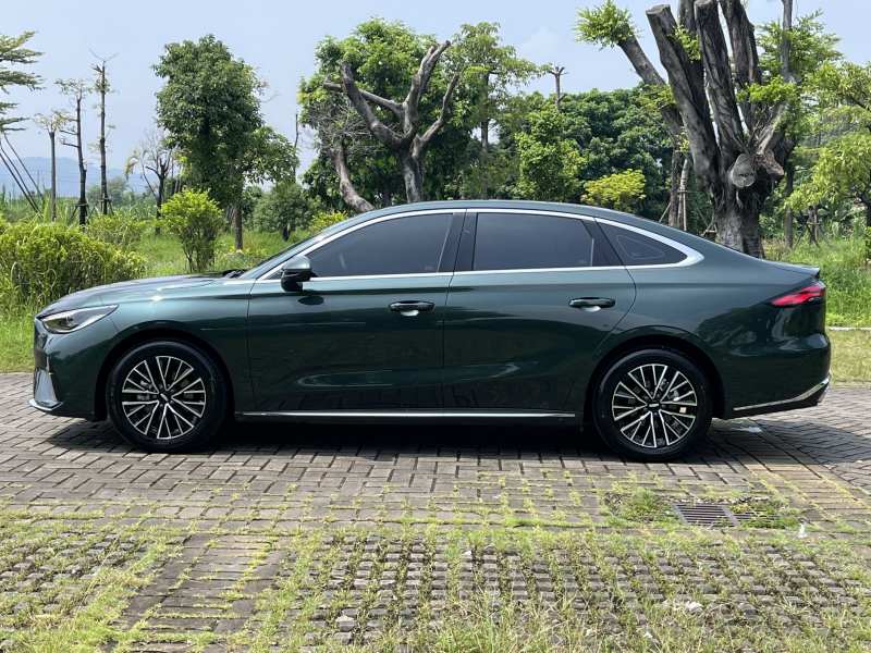 Used Geely Auto Emgrand 2026 Model 5th Generation 1.5T DCT Prestige Edition — 32