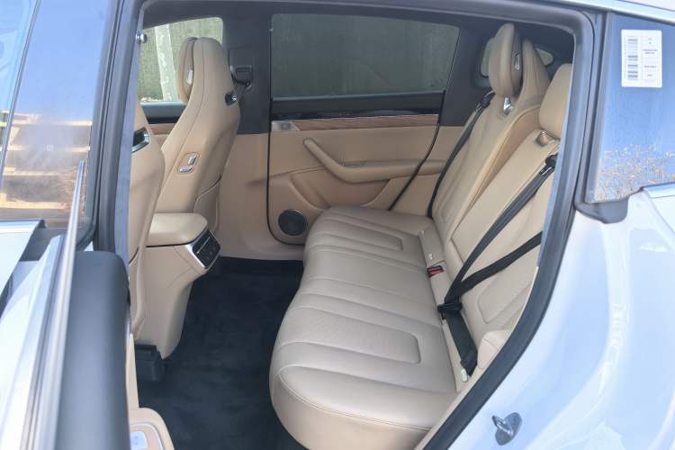 Used Hima Luxeed R7 2024 All-Electric 736 km Ultra
