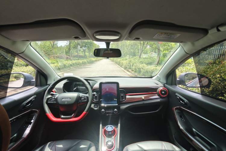 Used Chery New Energy Little Ant 2022 Revised Version Sweet Pink Edition Half-Sugar Version Lithium Iron Phosphate 30.7 kWh 30 kW 301 km