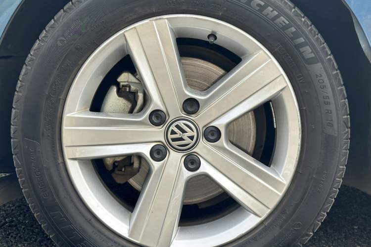 Used Volkswagen Golf 2017 1.6L Automatic Comfort Million-Vehicle Anniversary Edition