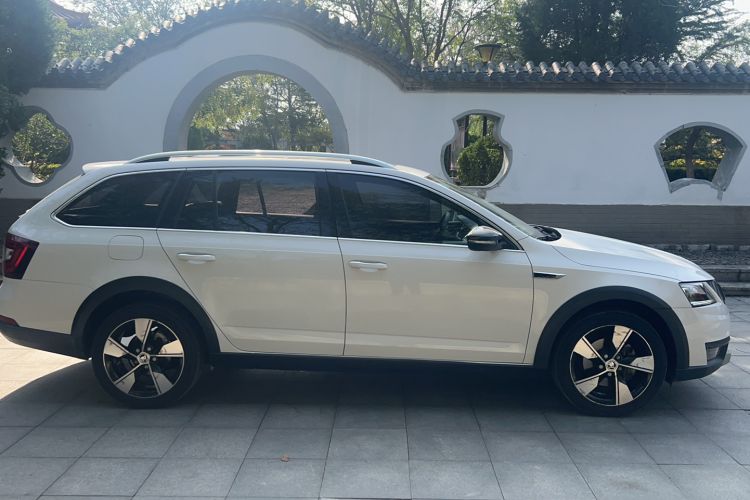 Used Skoda Octavia 2019 TSI280 DSG Luxury Edition Station Wagon China VI Standard
