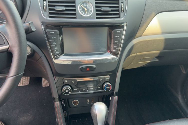 Used BAIC Senova X55 2016 1.5T CVT Luxury Edition Audio And AC Panel