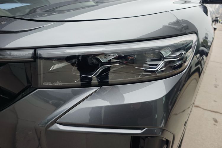 Used VOYAH FREE 2025 318 259 km All-Wheel-Drive Exploration Edition