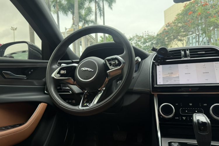 Used Jaguar XEL 2021 2.0T 250 PS R-DYNAMIC S Advanced Sport Edition Interior 9